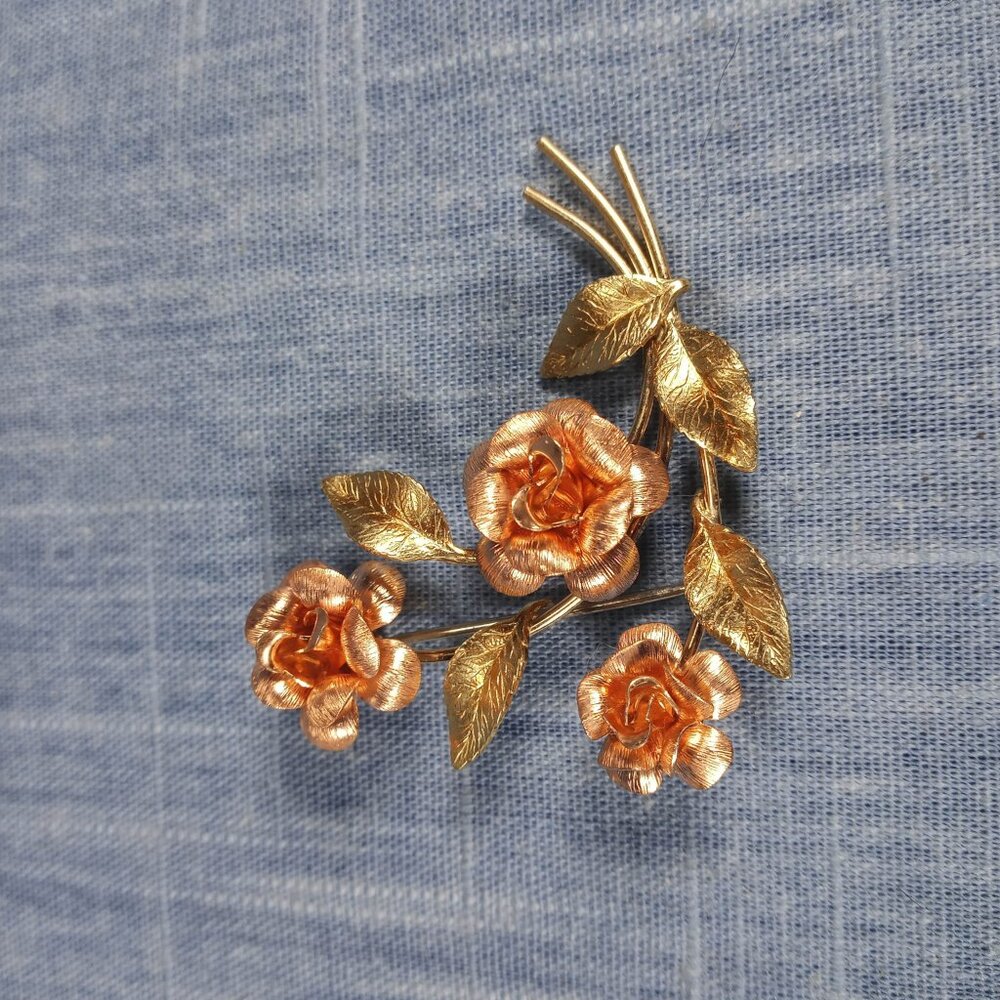 1960s Vintage Rose Pin With Gold And Red Tones - image 2